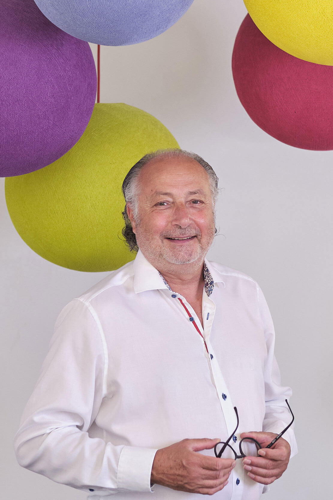 Rasmus Schübel Fotograf Münster Etienne E. Perrin Branding Marke authentisches Business Portrait Berater Biel natürlich