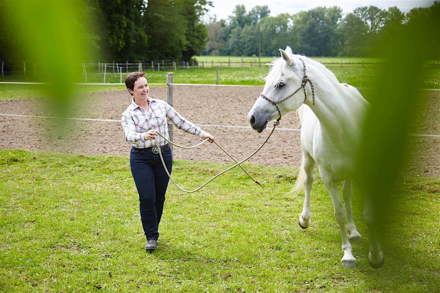 Rasmus Schübel Fotograf Münster Sabine Bühlmann Horsemanship Video Foto authentisches Portrait Pferdetraining natürlich herzlich