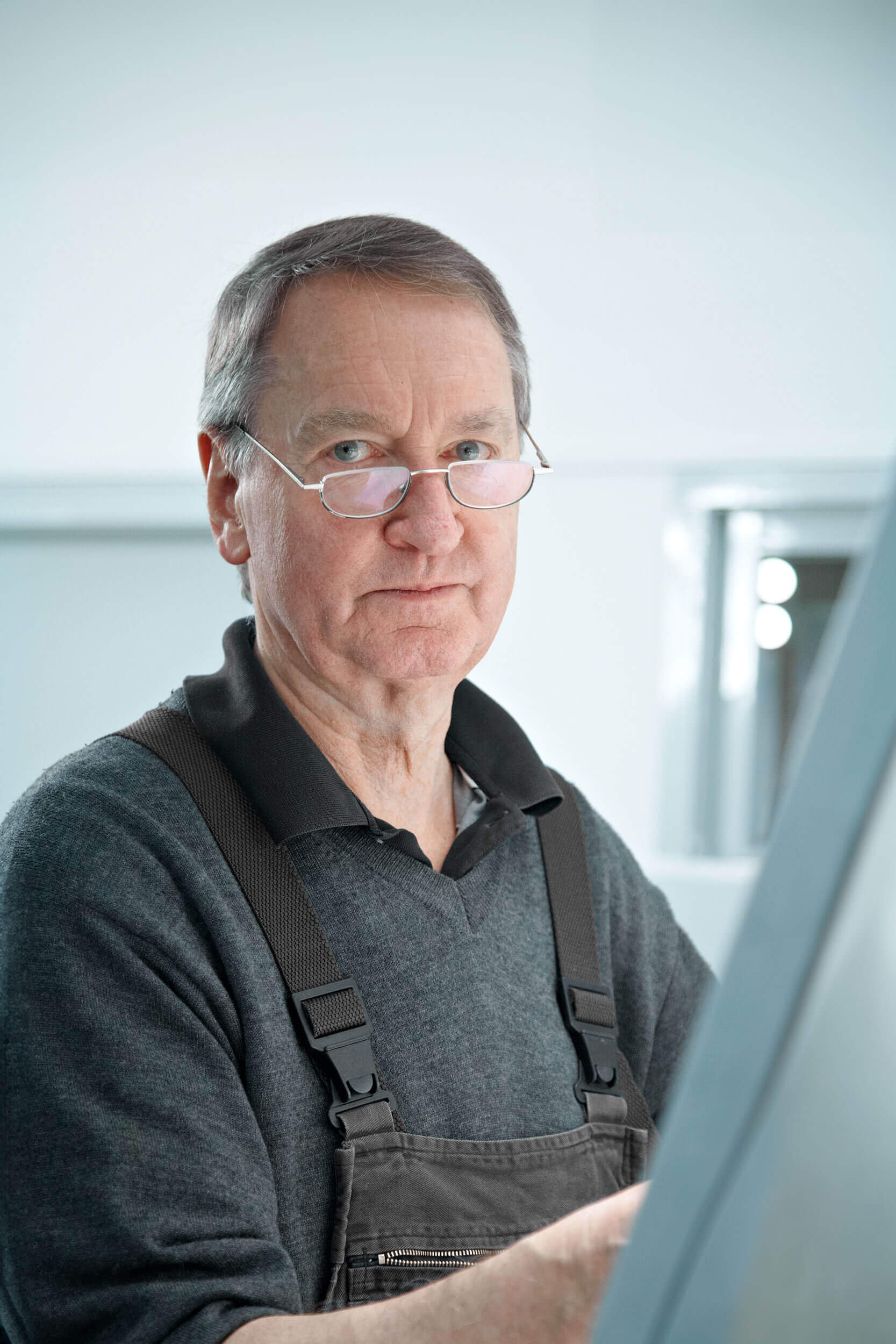 Rasmus Schübel Fotograf Münster Druckhaus Stegemöller Branding Website professionelles Portrait Mitarbeiter Druckerei natürlich