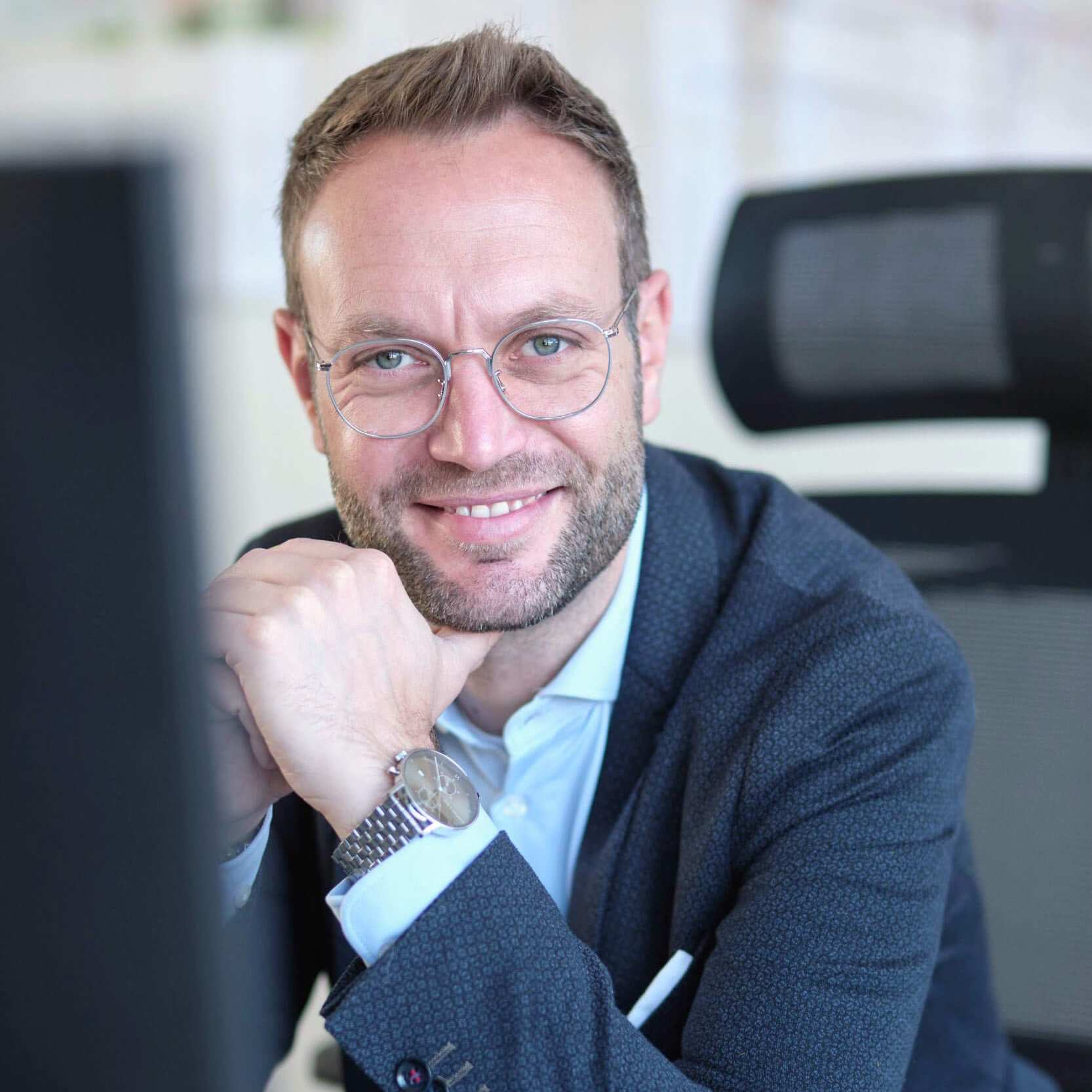 Rasmus Schübel Fotograf Münster Michi Meyer Unternehmensberater Greven Marke Foto authentisches Business Portrait Berater natürlich