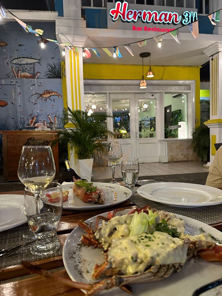 Herman 311 Bar & Restaurant