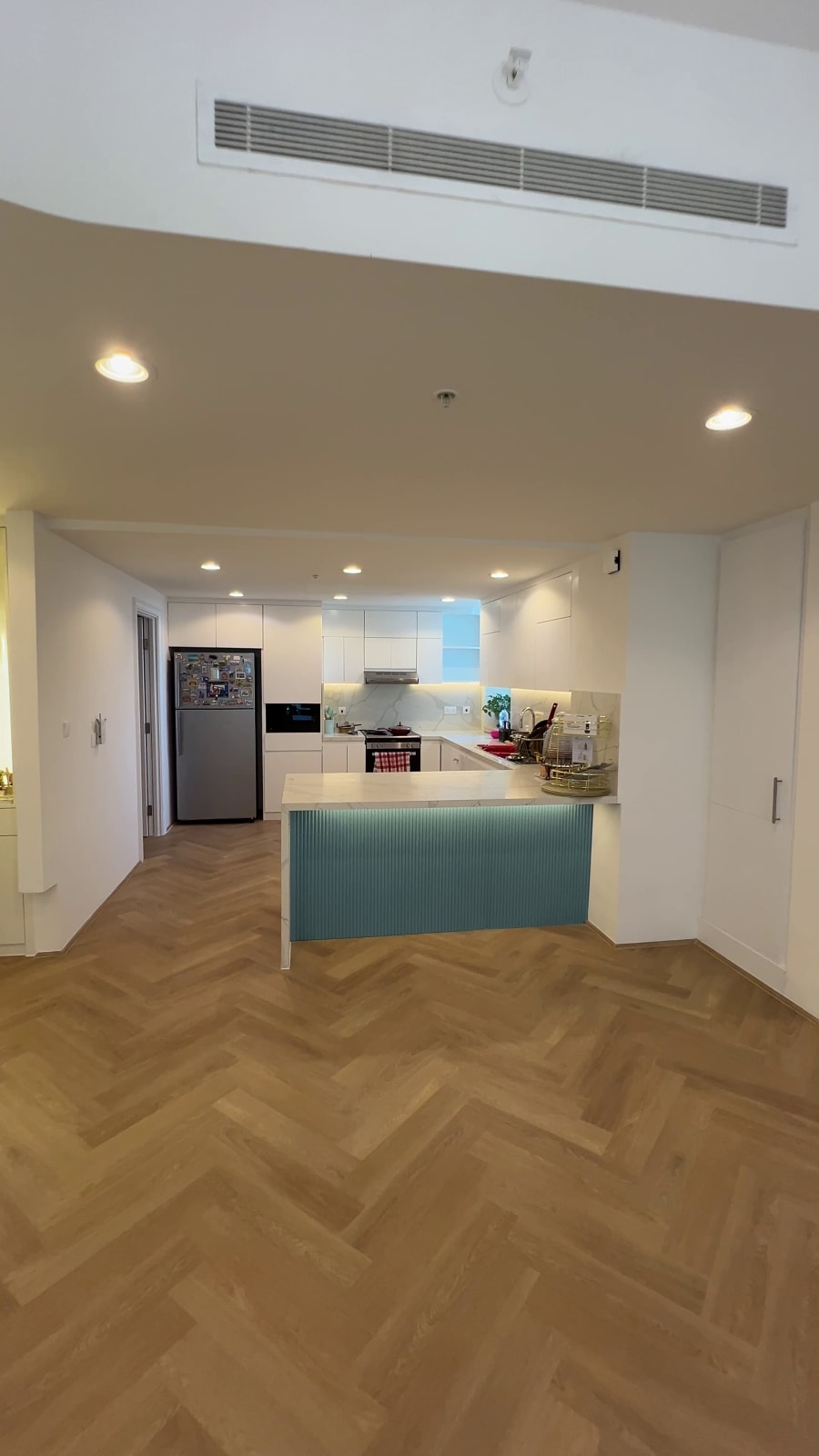 Dubai Marina Apartment Turnkey Renovation finished interior detail 13