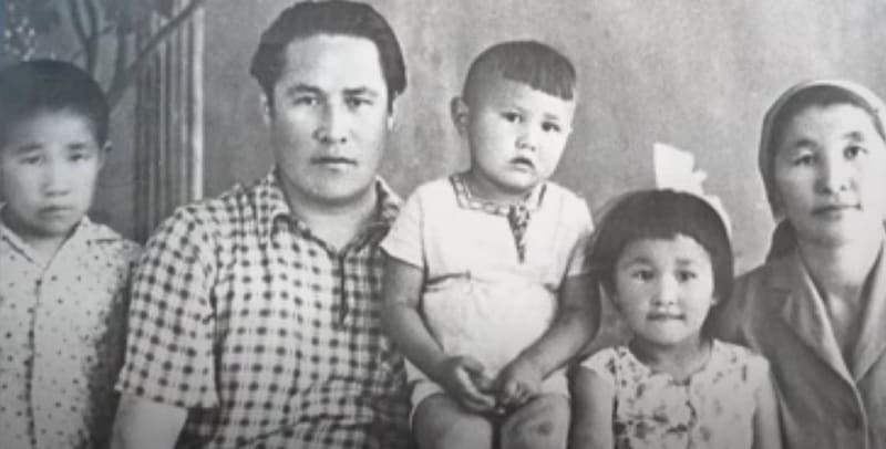 «Мен 42 жастамын... Мен өз масқарамды жуып-шая аламын. Көмектесіңіз»