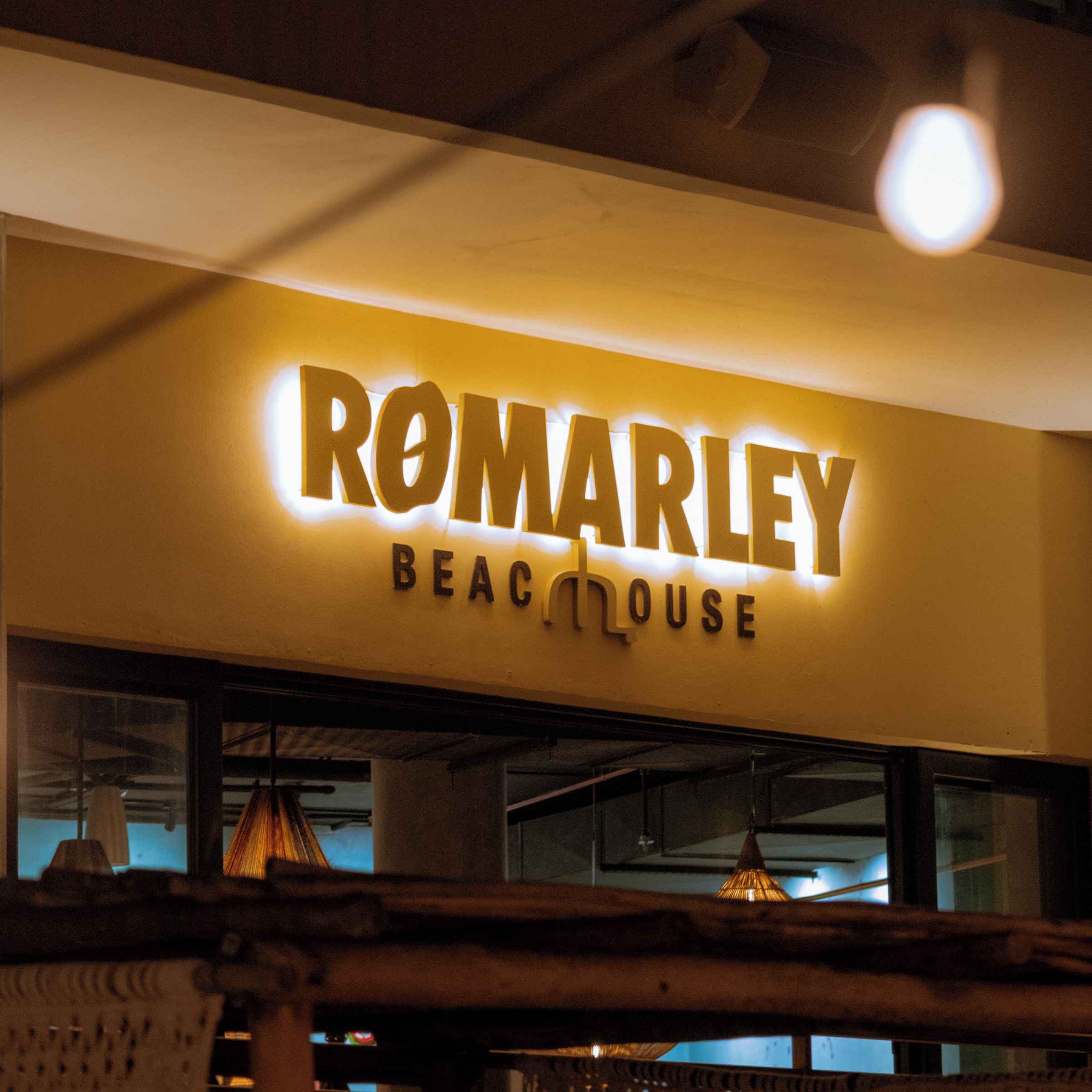 RoMarley Beach House logo