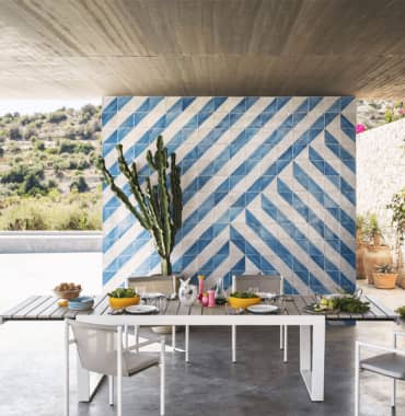 Item - Table Spinnaker outdoor