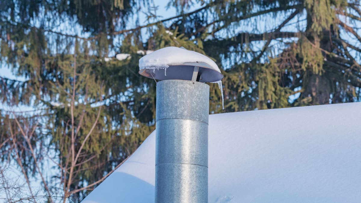 Évent du toit en hiver