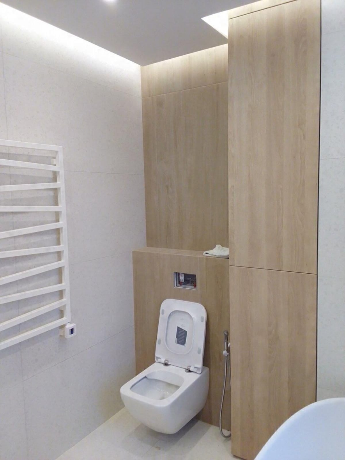 Bathroom floor tile