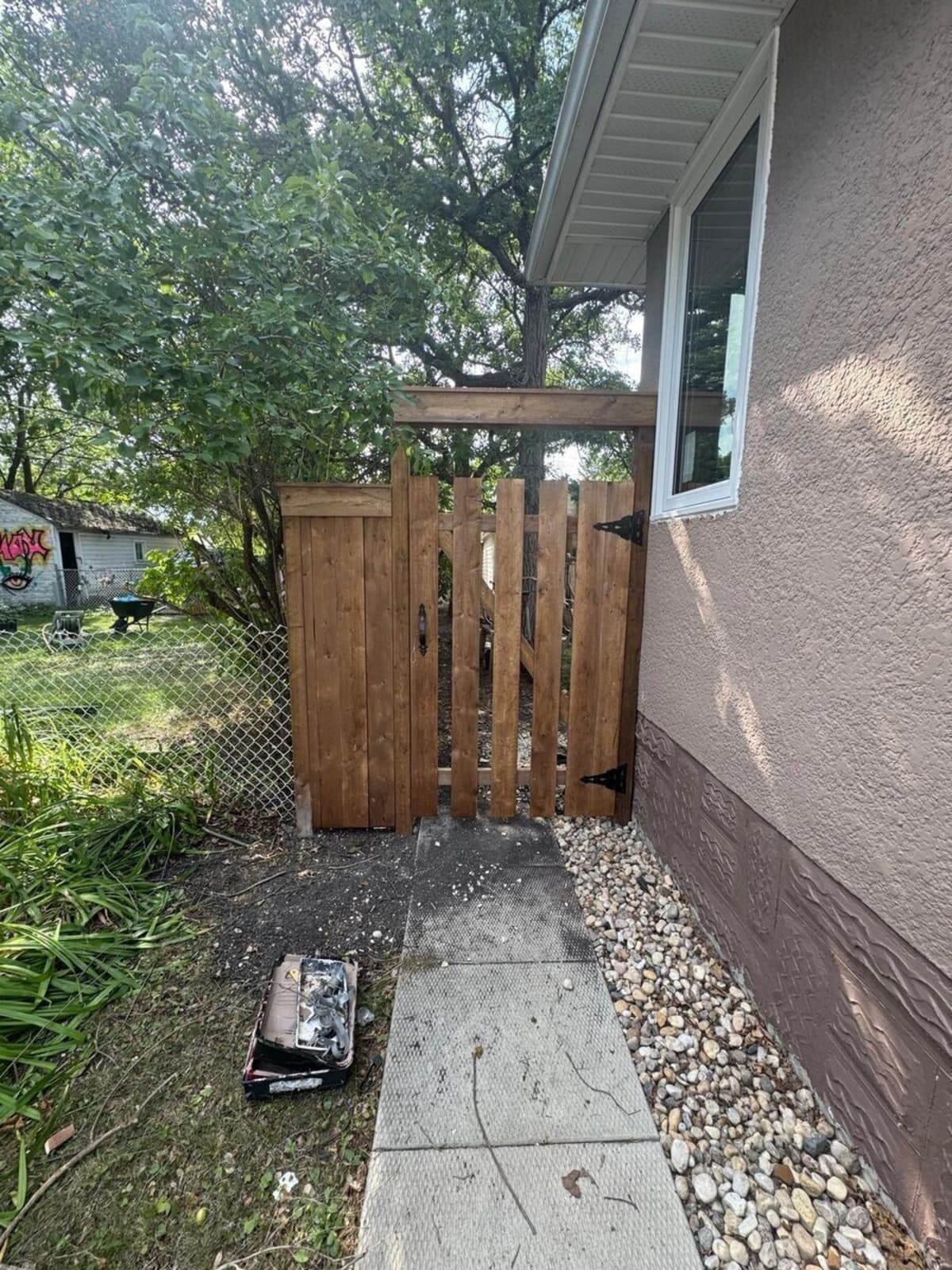 Fence build