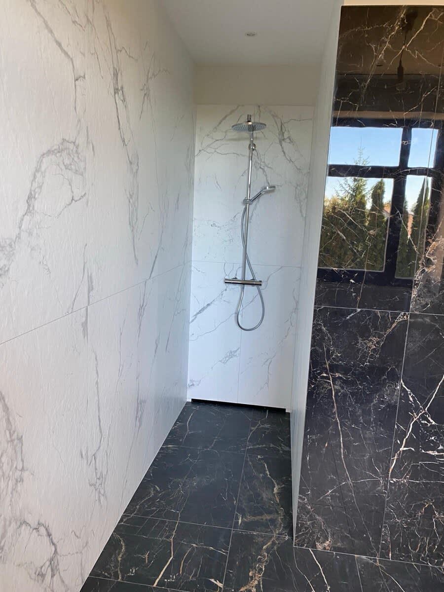 Bathroom floor tile