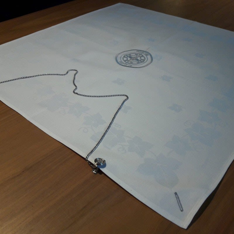 Slab met ketting