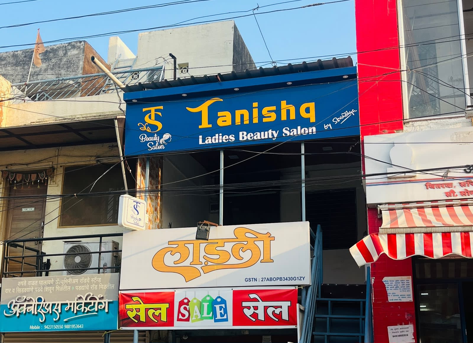 Tanishq Beauty Salon ACP - Acrylic Single Layar - Signage and CNC Decor Installation at Ratanlal Plot Chowk, Akola by Marathi Design
