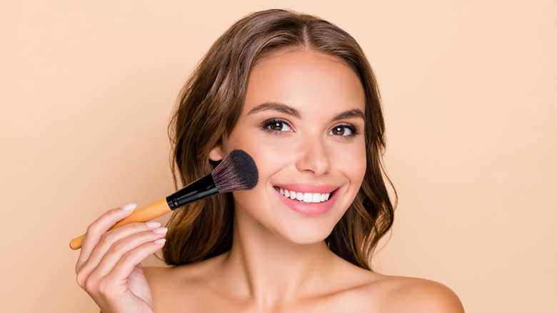 Produk Makeup untuk Wisuda