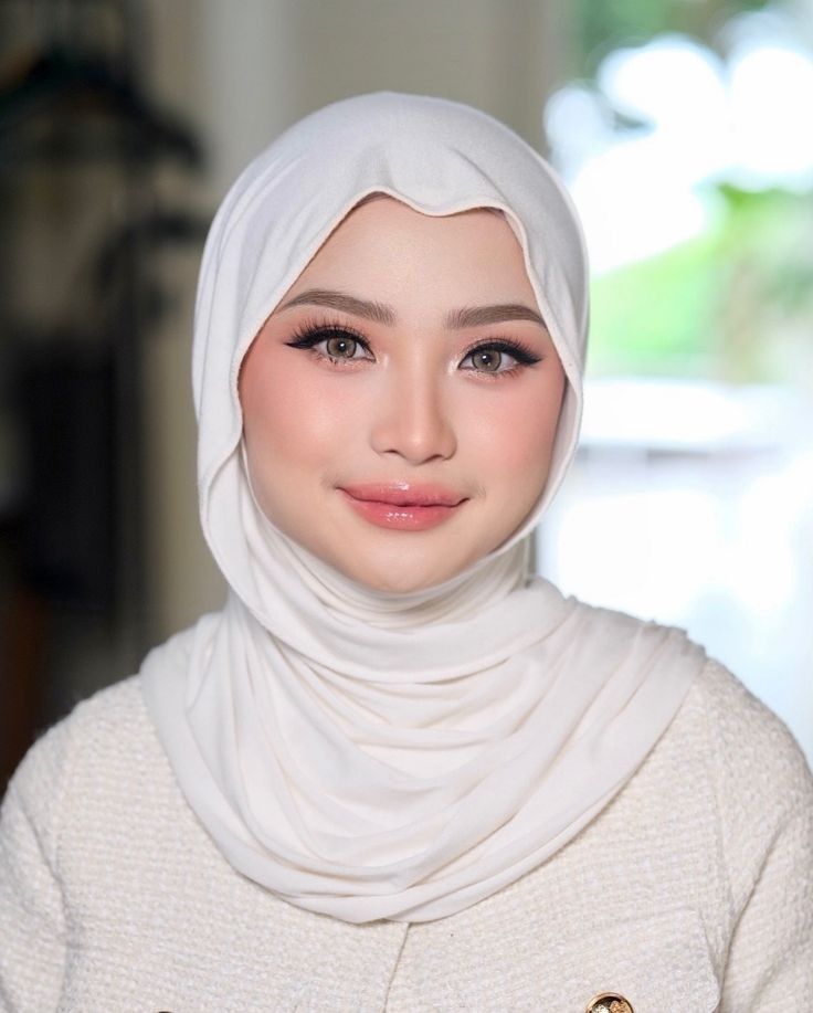 Inspirasi Makeup Wisuda