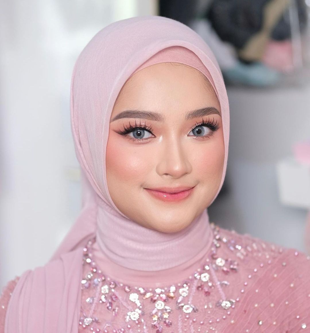 Inspirasi Makeup Wisuda
