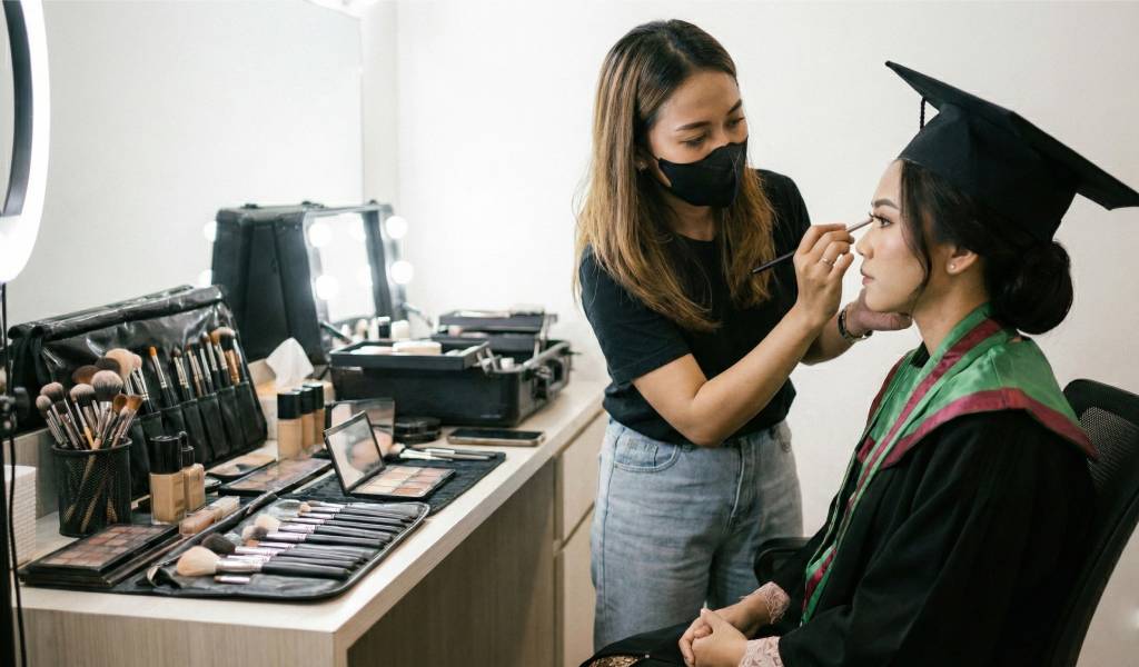 makeup wisuda sendiri