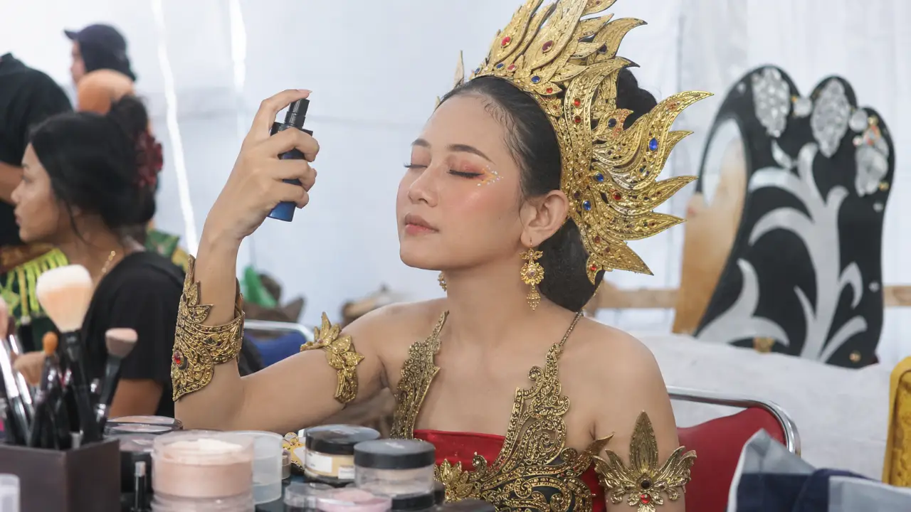 persiapan makeup karnaval
