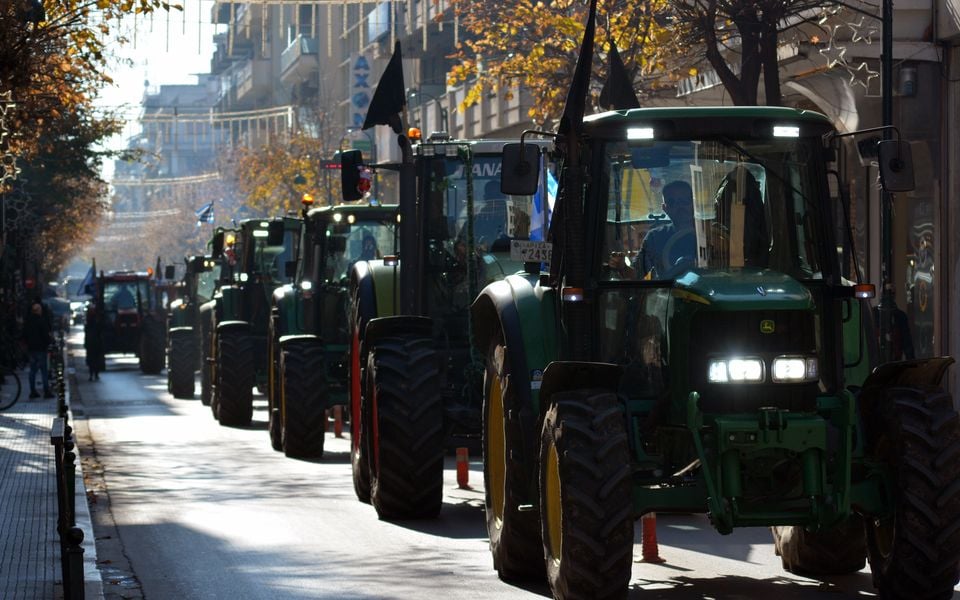 Κυβέρνηση Αναζητά Διάλογο Πριν την Εορταστική Κρίση