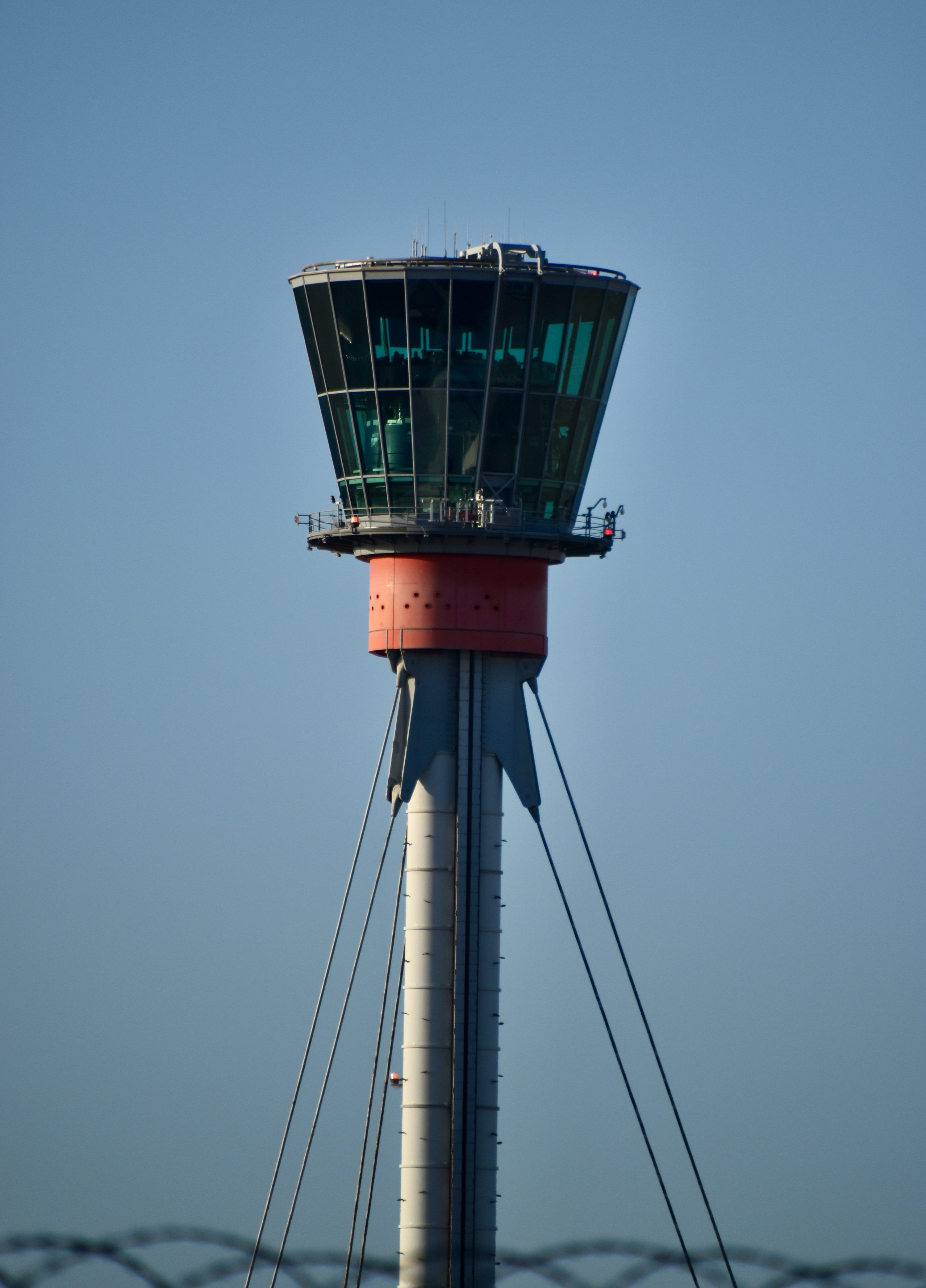 Όταν Πέφτει ο Ουρανός: Το Μπλακ Άουτ που Έκλεισε το FIR Αθηνών