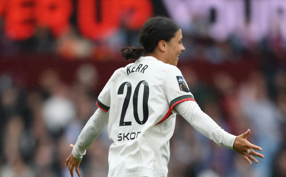 Arsenal and United Run Riot; Chelsea Sparked by Late Kerr Strike