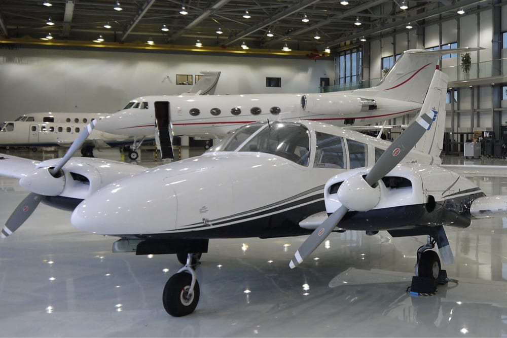 Sales & Leasing Top level commercial & private aircraft pilot licence