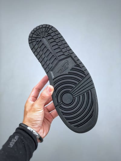 Air Jordan 1 Military black