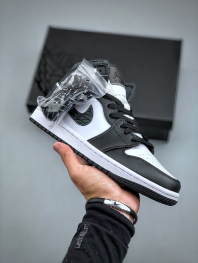 Air Jordan 1 Military black