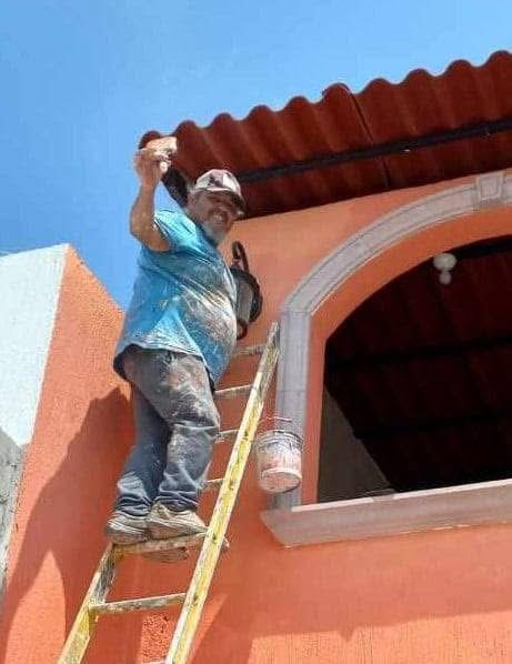 Pintor Lupillo trabajando en La Piedad