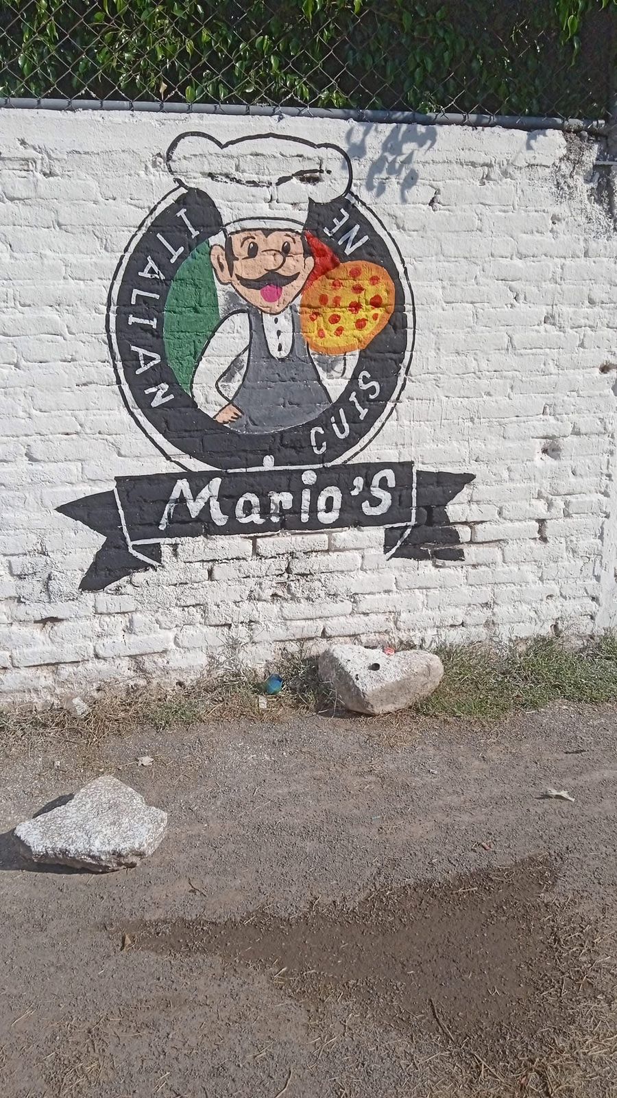 Trabajo de pintura y rótulos en La Piedad 12