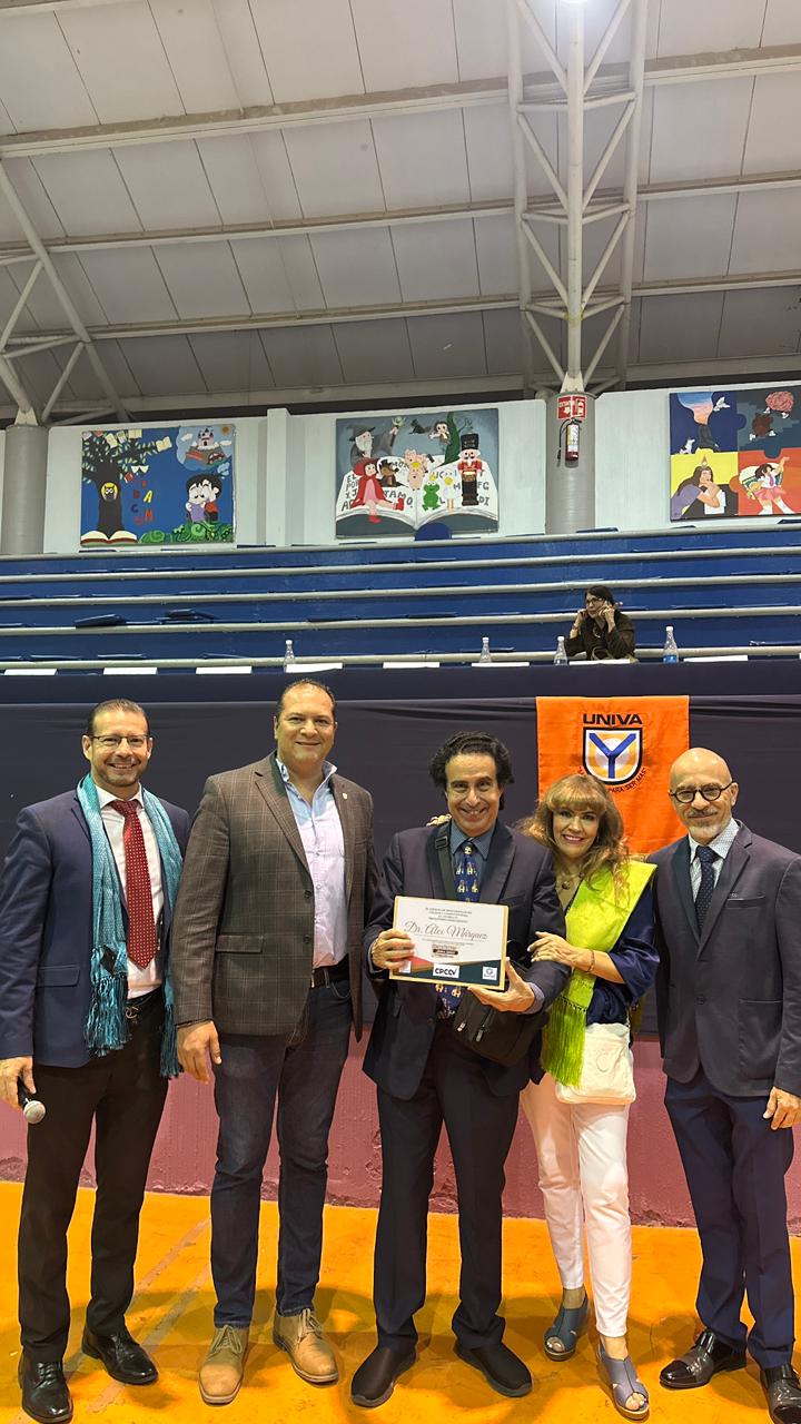 Invitados al término de la conferencia