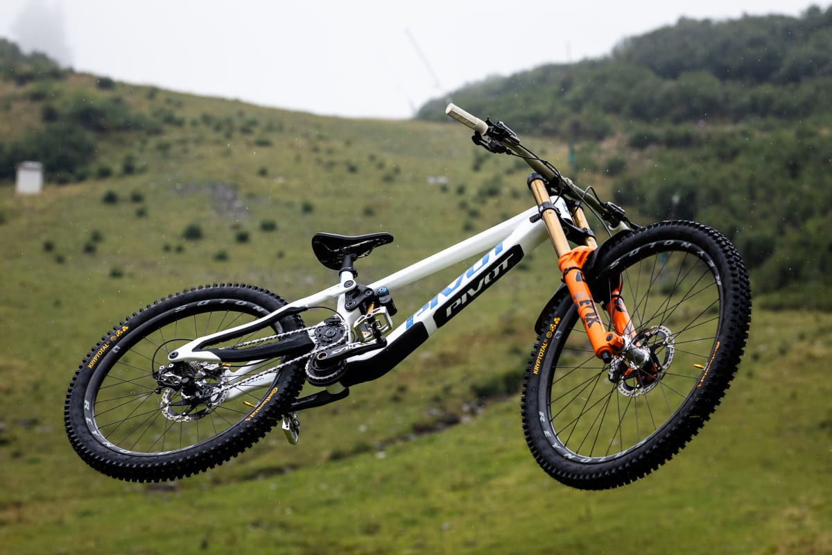 phoenix white blue thrown bike gallery