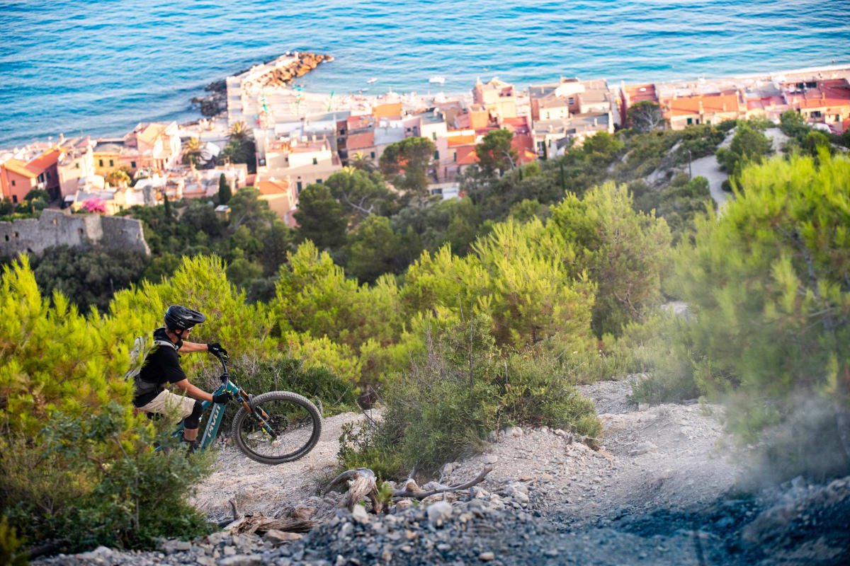 shuttle_lt_action_carousel_3