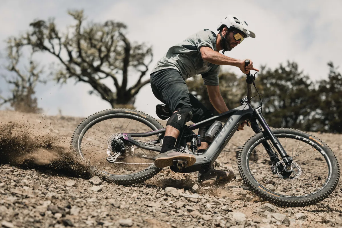 Shuttle LT-action-gallery-carousel-2