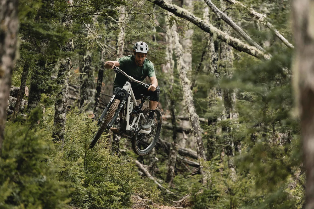 Shuttle LT-action-gallery-carousel-3