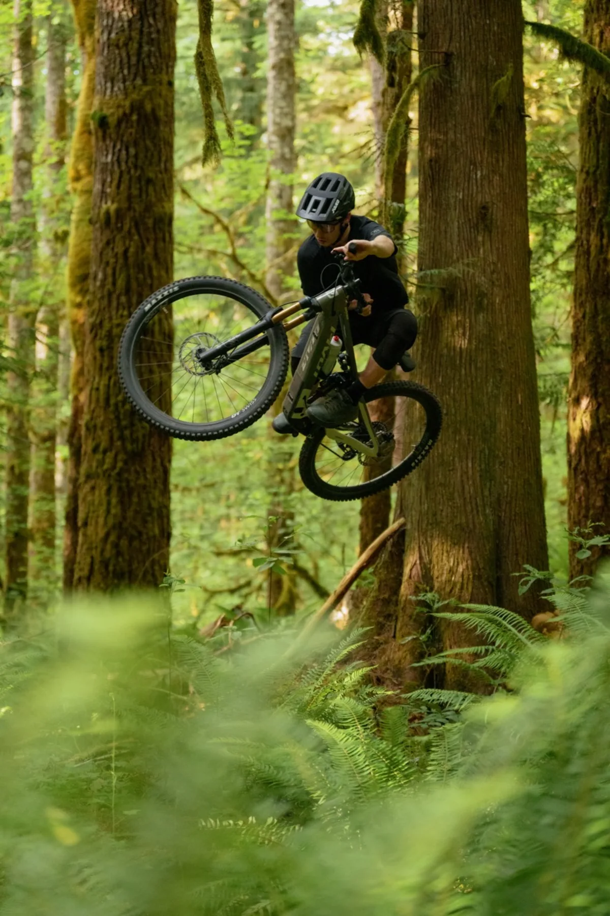 shuttle_slam_action_carousel_1 Large