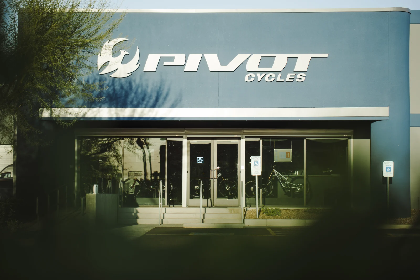 Pivot HQ Cropped