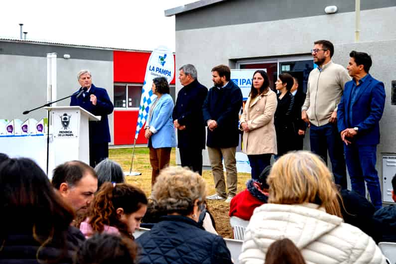 Entrega de 20 viviendas en Alvear mientras la falta de terrenos frena nuevos proyectos