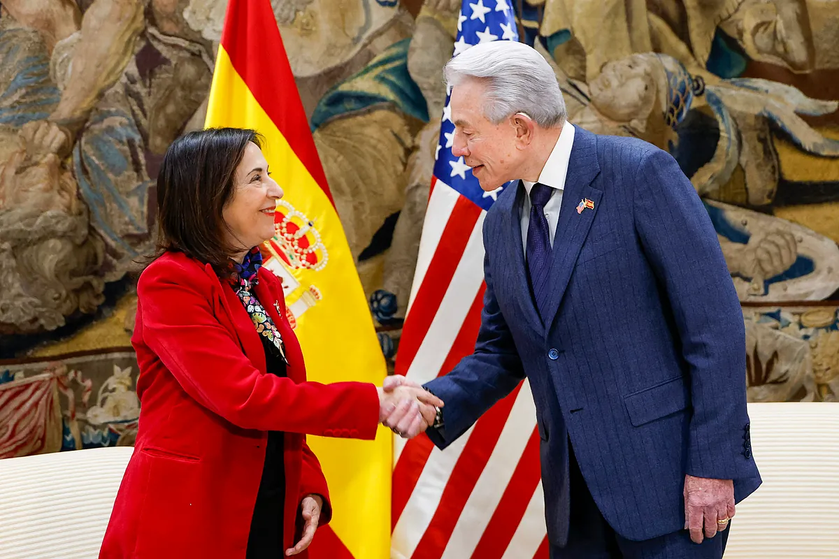 China responde a las advertencias de EEUU sobre la relación estratégica con España