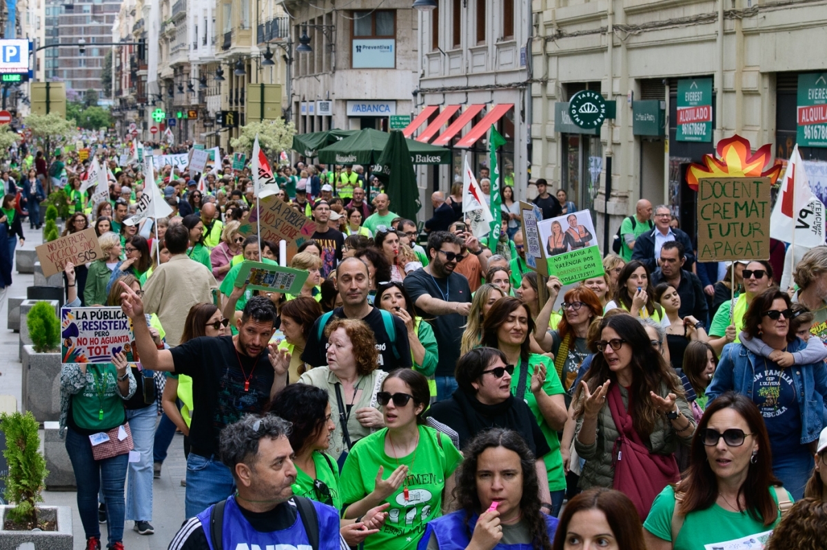 Crítica a la situación del profesorado y la gestión de la educación pública en la Comunidad Valenciana