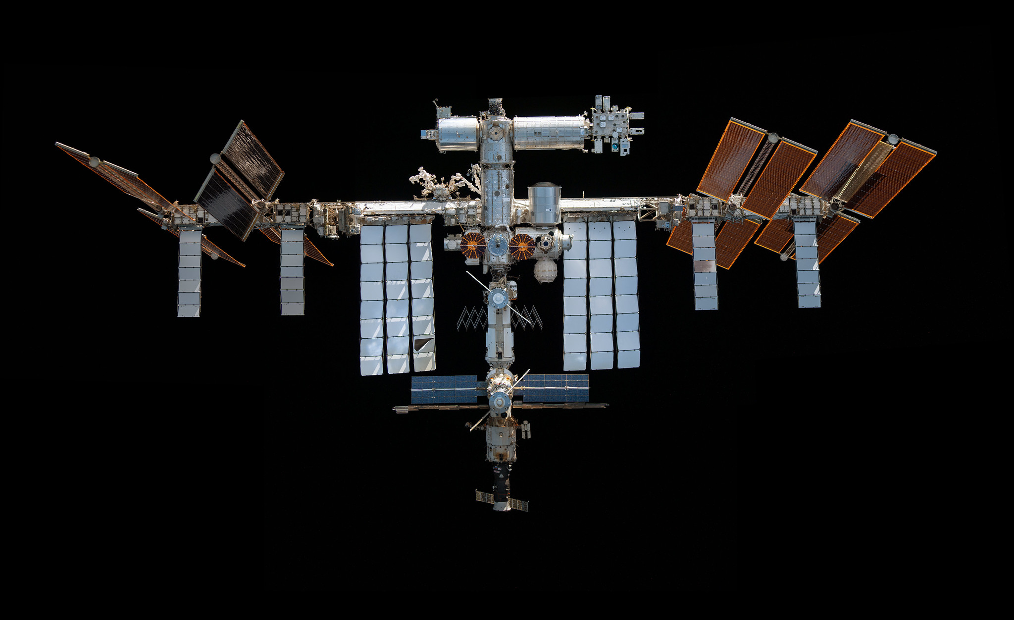Recurring Air Leaks in ISS Russian Zvezda Module Prompt Temporary Precautionary Shelter in Crew Dragon