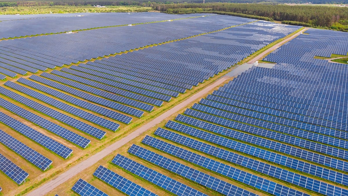 Krugman sostiene que la política energética y la guerra con Irán han reforzado indirectamente el atractivo global de las energías renovables