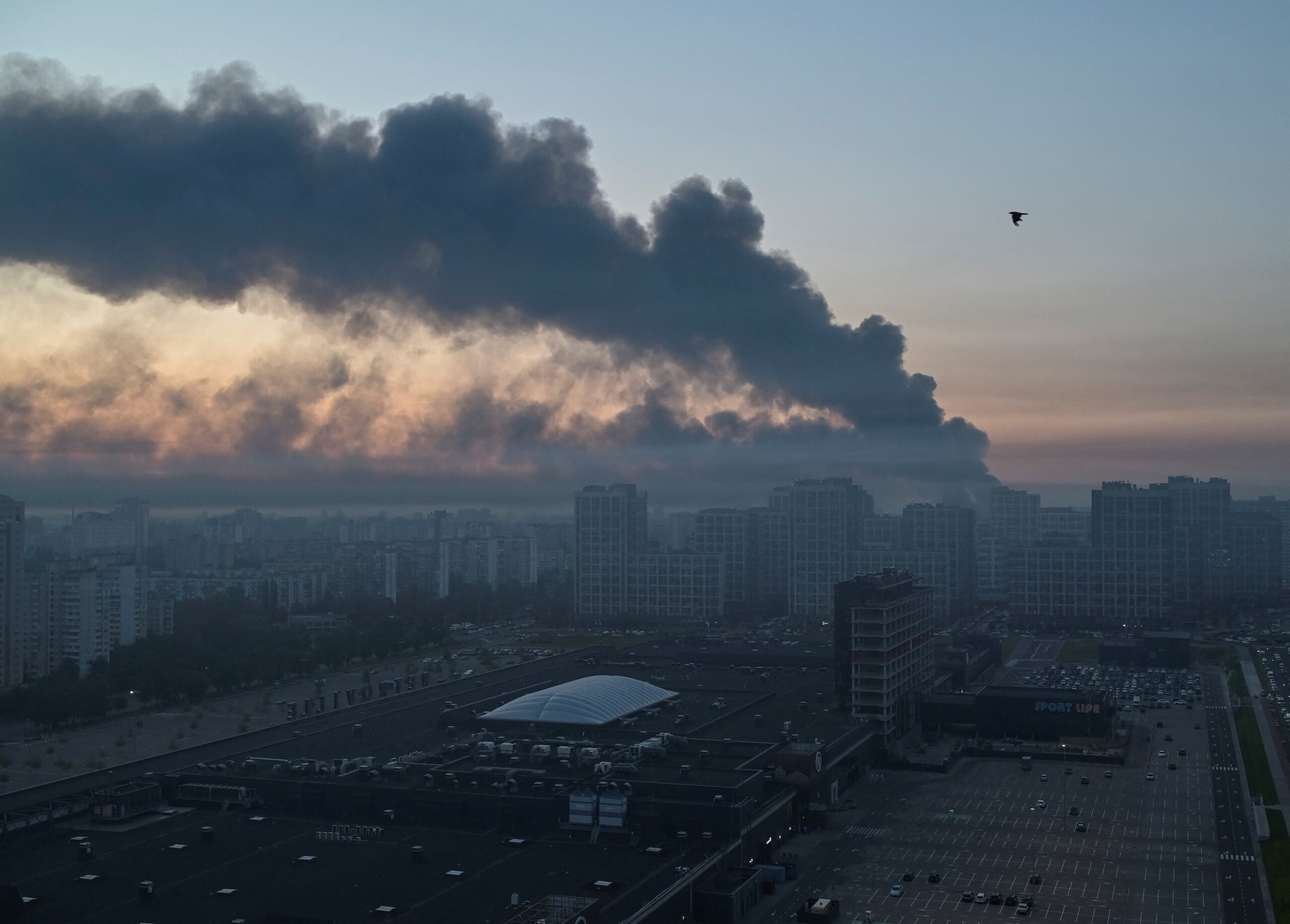 Large-scale Russian missile and drone attack on Kyiv leaves multiple casualties and widespread destruction