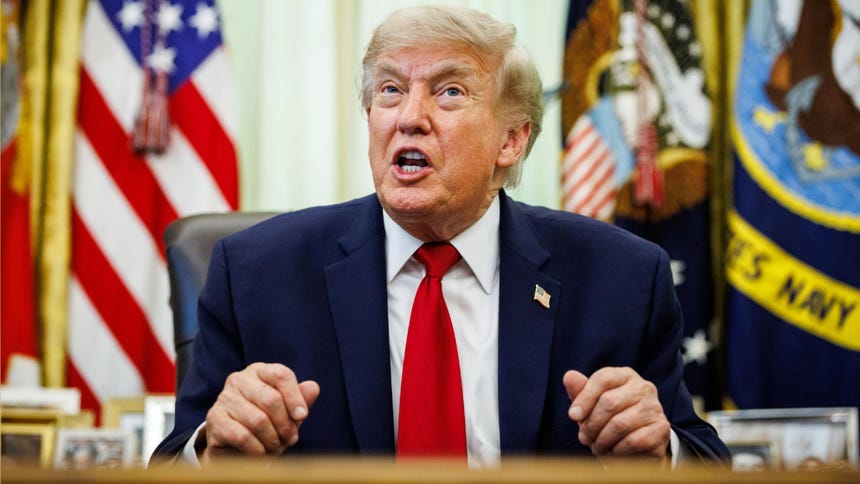 Informe revela ingresos récord de Donald Trump impulsados por criptomonedas y negocios internacionales