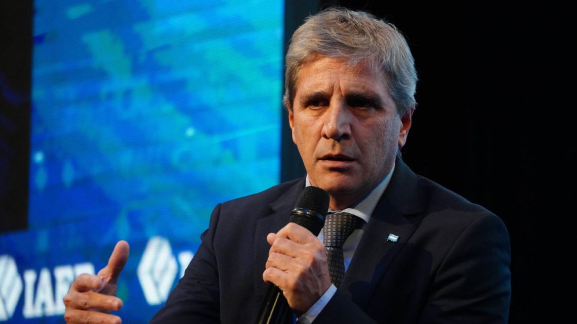 Caputo anuncia plan para cubrir deuda hasta 2027
