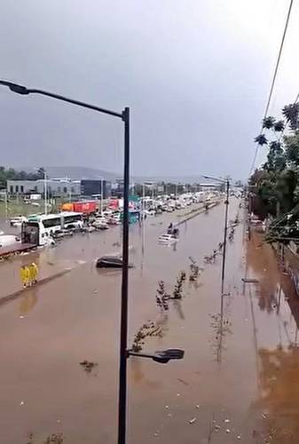 Lluvias intensas provocan inundaciones y cierres viales en Guadalajara y zona conurbada