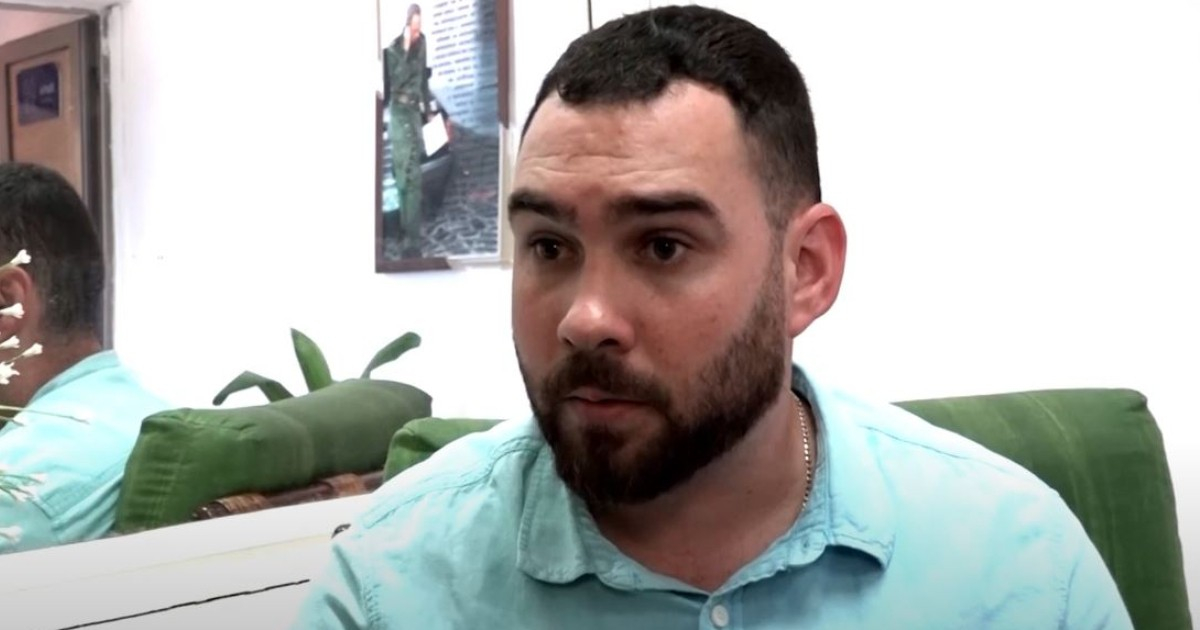 Elián González defiende al gobierno cubano y culpa al embargo estadounidense
