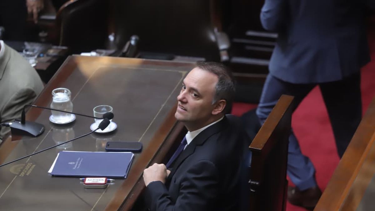 Manuel Adorni abandona el gobierno: nuevas dinámicas en el gabinete
