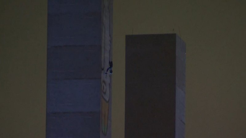 Vandalism Incident on Major Melbourne Bridge Triggers Police Stand-Off