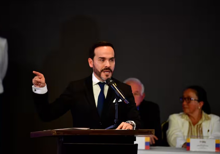 De la Espriella suspende transición con gobierno de Petro por no reconocer su victoria electoral