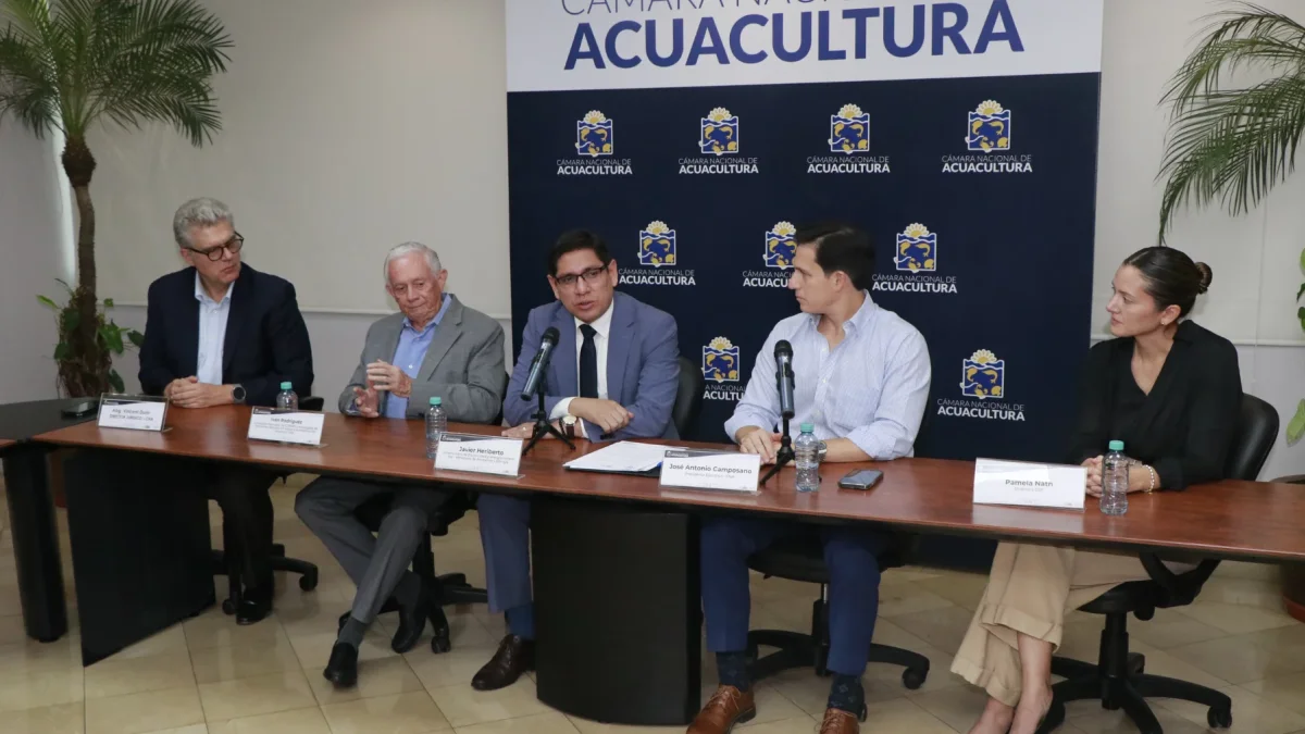 Alianza entre Cámara y Ministerio impulsa electrificación en acuacultura ecuatoriana
