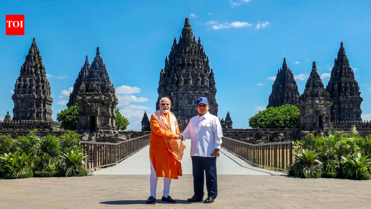 PM Modi Visits 9th-Century Hindu Temple in Indonesia